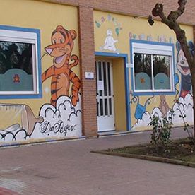 Guardería Escuela Infantil Don Peque mural del jardín 